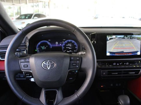 Used 2025 Toyota Camry XSE FWD image 33