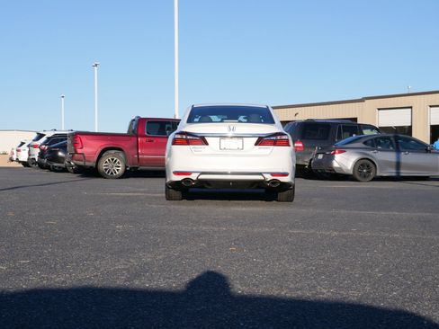 Used 2016 Honda Accord Sport image 5