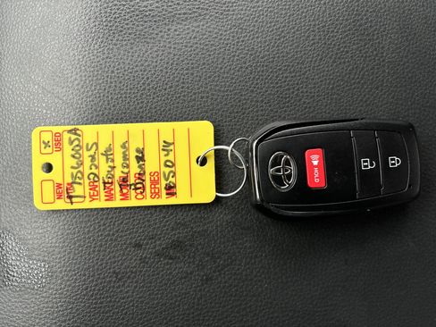 Certified 2025 Toyota Tacoma TRD Sport image 30