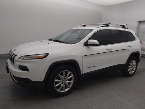 Used 2017 Jeep Cherokee Limited w/ Technology Group image 2