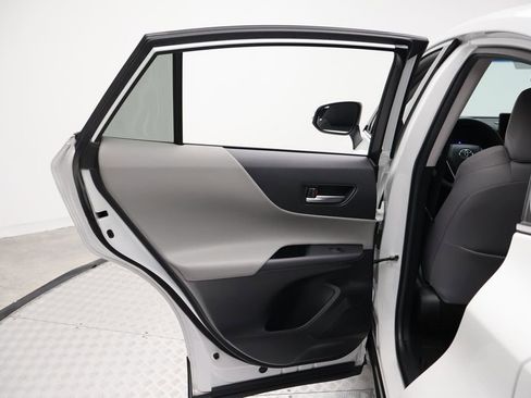 Certified 2023 Toyota Venza LE image 21