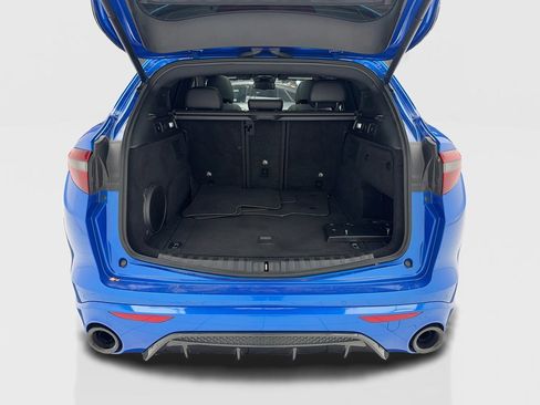 Used 2023 Alfa Romeo Stelvio Veloce image 12