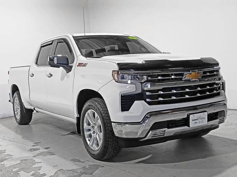 Certified 2022 Chevrolet Silverado 1500 LTZ AWD/4WD image 32