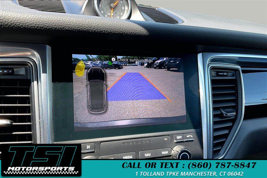 Used 2018 Porsche Macan AWD/4WD image 21