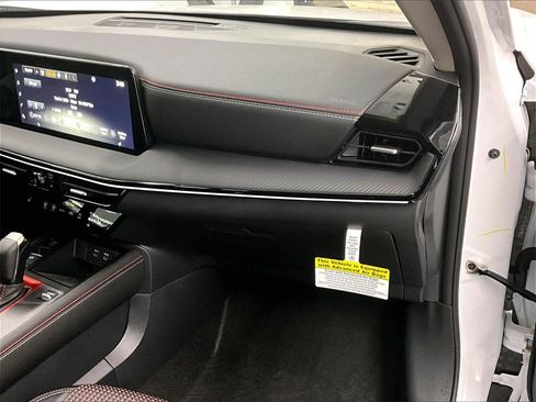 Used 2025 Nissan Kicks SR w/ SR Premium Package image 13