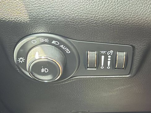 Used 2025 Jeep Compass Limited AWD/4WD image 34