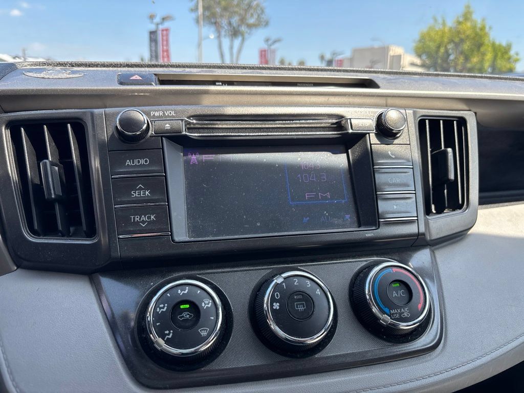 Used 2013 Toyota RAV4 LE AWD/4WD image 20