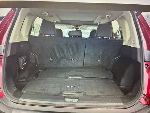 Used 2023 Nissan Rogue SL w/ SL Premium Package image 9