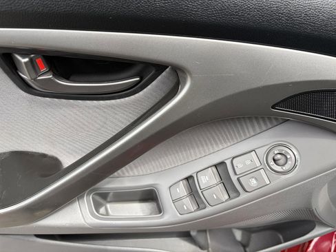 Used 2013 Hyundai Elantra GLS w/ Preferred Pkg FWD image 12