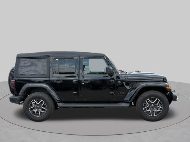 New 2025 Jeep Wrangler Unlimited Sahara AWD/4WD image 11
