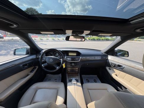 Used 2010 Mercedes-Benz E 350 4MATIC Sedan image 20