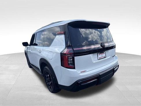 Used 2025 Nissan Armada PRO-4X image 6