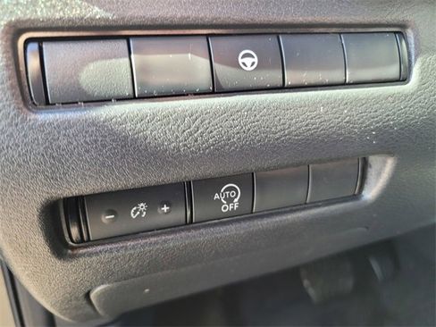 Used 2023 Nissan Rogue SV image 19