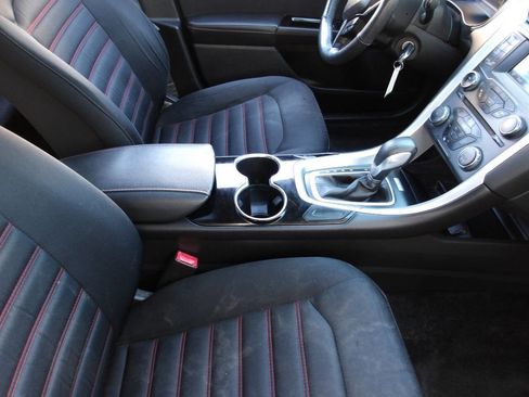 Used 2015 Ford Fusion SE w/ Equipment Group 201A FWD image 19