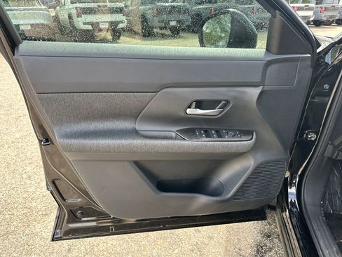 New 2026 Nissan Kicks SV w/ SV Premium Package FWD image 8