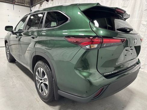 Used 2025 Toyota Highlander XLE image 5
