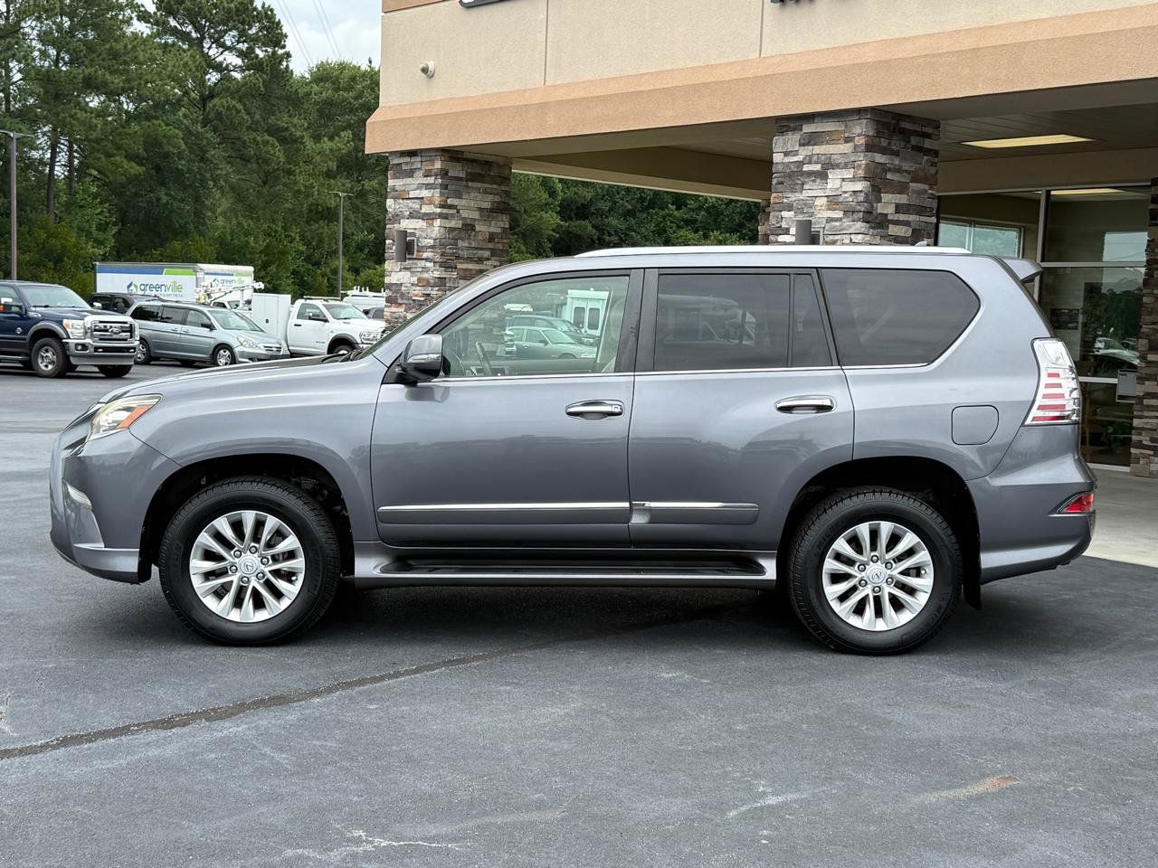 Used 2015 Lexus GX 460 w/ Premium Package AWD/4WD image 2