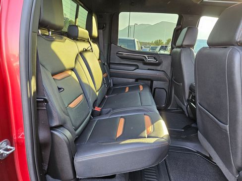Used 2023 GMC Sierra 1500 AT4 w/ AT4 Premium Package AWD/4WD image 33