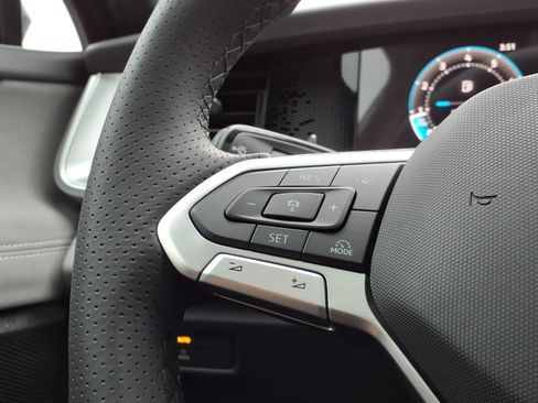 New 2026 Volkswagen Tiguan SE R-Line image 21