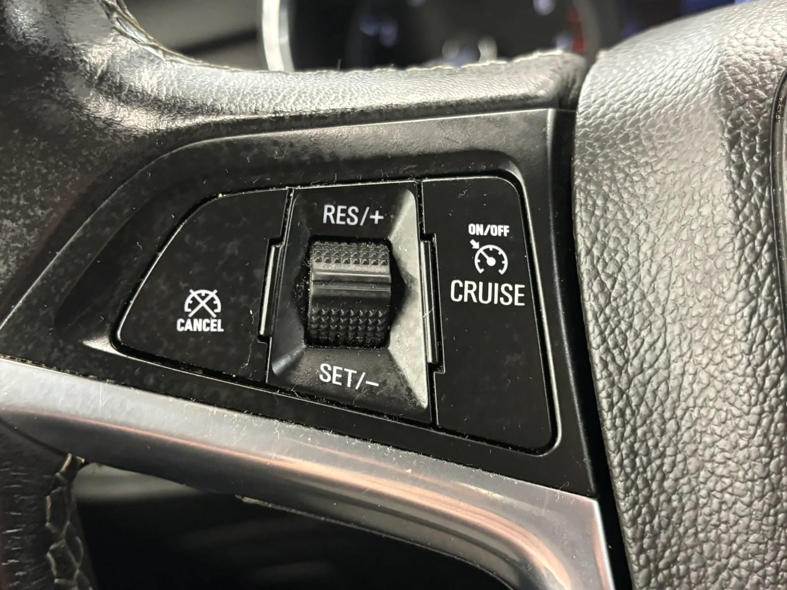 Used 2022 Buick Encore Preferred AWD/4WD image 43