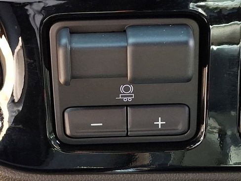 Used 2024 GMC Sierra 1500 SLT w/ SLT Premium Plus Package image 23