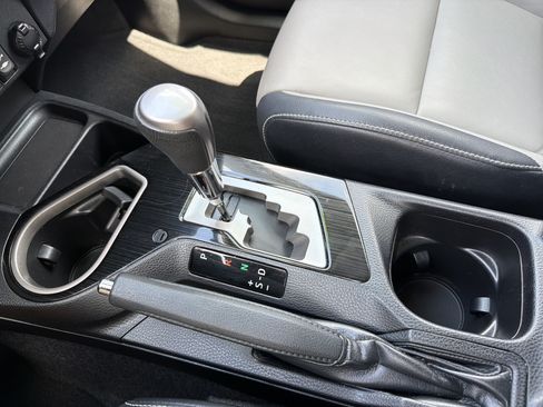 Used 2016 Toyota RAV4 Limited AWD/4WD image 9