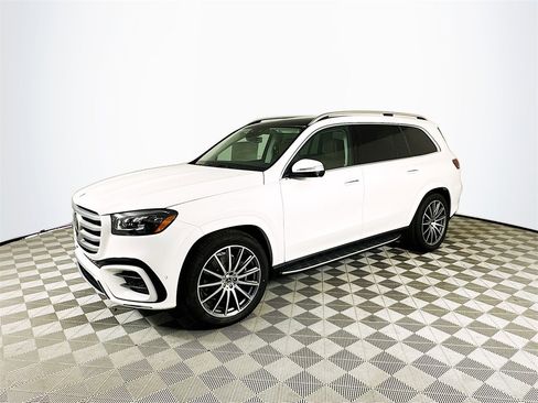 New 2026 Mercedes-Benz GLS 450 4MATIC image 3