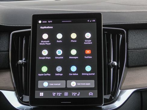 Certified 2025 Volvo XC90 B6 Core w/ Climate Package image 17