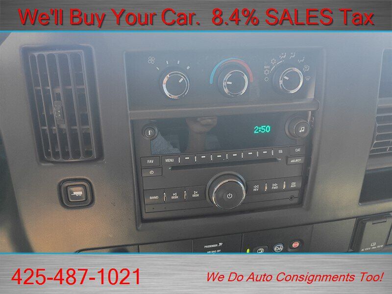 Used 2018 Chevrolet Express 2500 w/ Driver Convenience Package RWD image 23