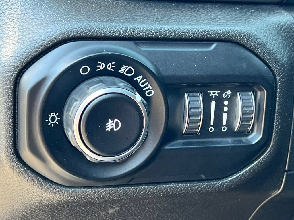 Used 2020 Jeep Wrangler Unlimited Sport S AWD/4WD image 15