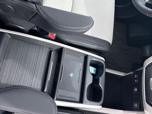 Certified 2026 Honda Odyssey Elite image 32