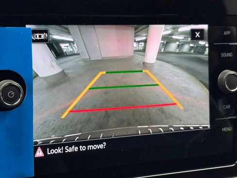 New 2025 Volkswagen Taos SE image 30