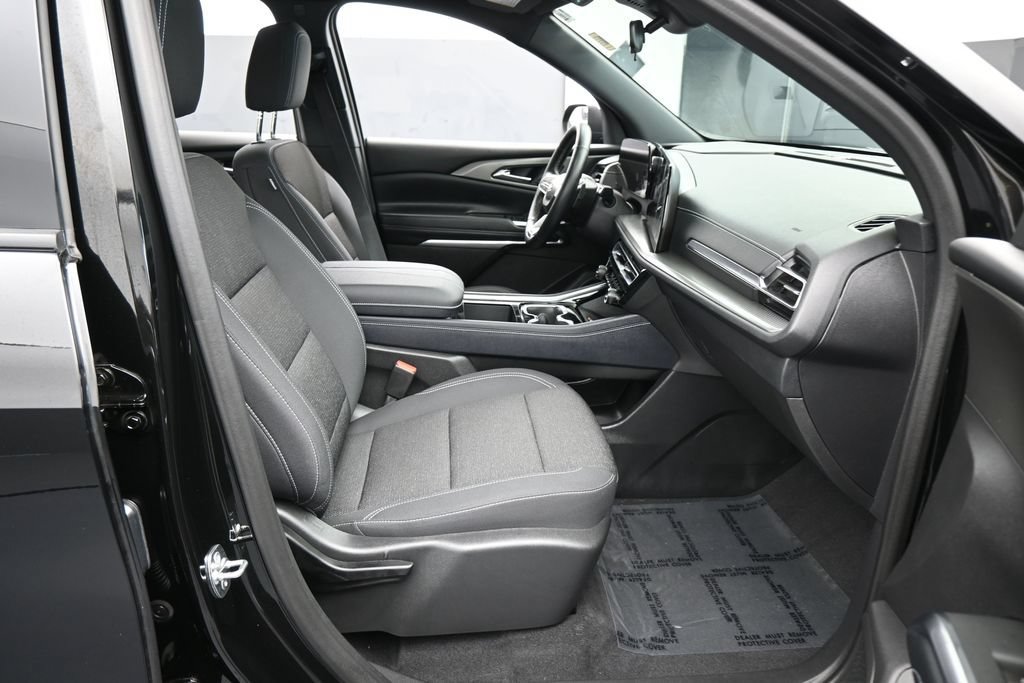 Used 2026 Chevrolet Traverse LT FWD image 41