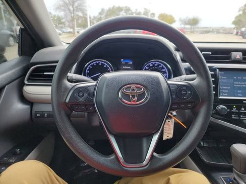 Used 2020 Toyota Camry LE image 16