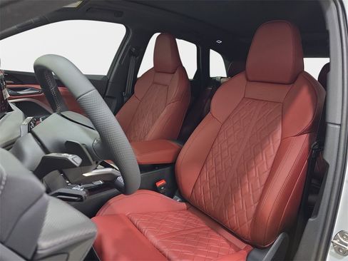 New 2025 Audi SQ5 Prestige image 14
