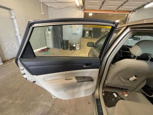 Used 2006 Toyota Prius FWD image 24