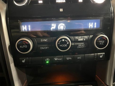 Used 2019 Subaru Ascent Limited image 33