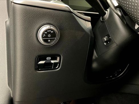 Certified 2025 Mercedes-Benz GLC 43 AMG 4MATIC image 15