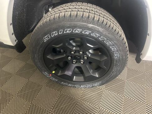 New 2026 RAM 1500 4x4 Crew Cab image 43