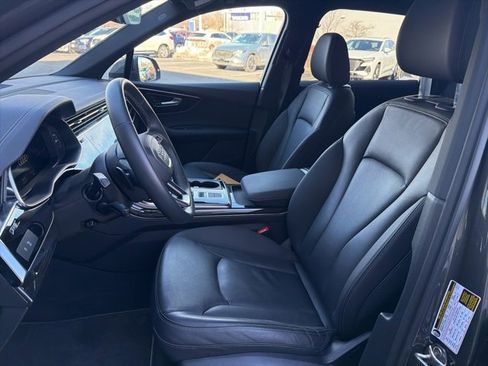 Certified 2025 Audi Q7 2.0T Premium w/ Convenience Package image 11