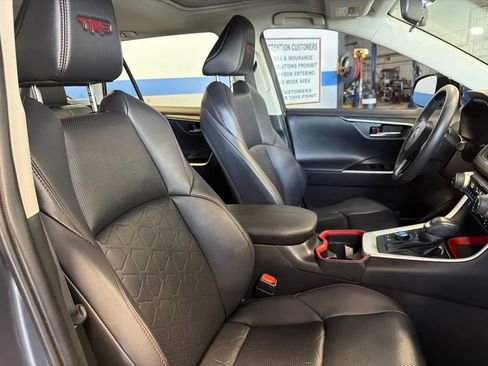 Used 2021 Toyota RAV4 TRD Off-Road w/ TRD Off-Road Weather Package AWD/4WD image 29