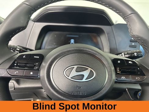 Used 2025 Hyundai Elantra Sport image 11