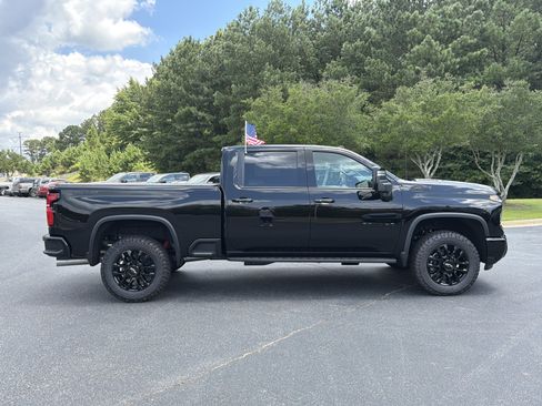 New 2026 Chevrolet Silverado 3500 LTZ AWD/4WD image 4