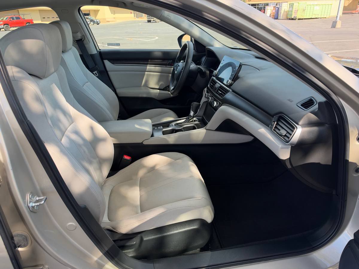 Used 2018 Honda Accord EX image 18