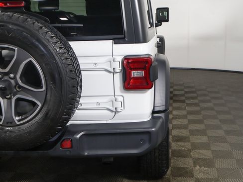 Used 2019 Jeep Wrangler Unlimited Sport S image 14
