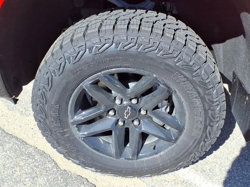 New 2026 Chevrolet Silverado 1500 Custom Trail Boss w/ LPO, Dark Essentials Package image 9