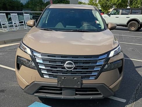 Used 2025 Nissan Rogue SV AWD/4WD image 2