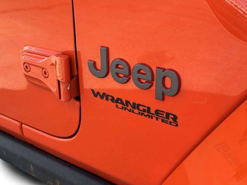 Used 2018 Jeep Wrangler Unlimited Rubicon AWD/4WD image 11
