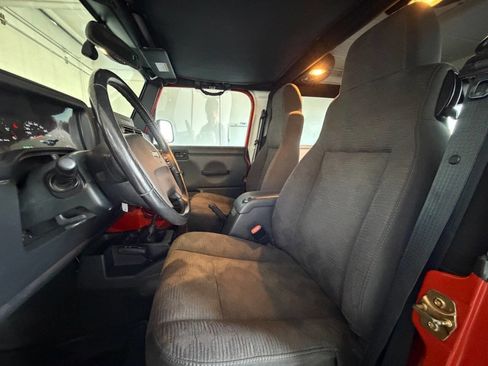 Used 2005 Jeep Wrangler Unlimited Rubicon AWD/4WD image 15