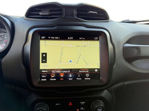 Used 2023 Jeep Renegade Latitude AWD/4WD image 20